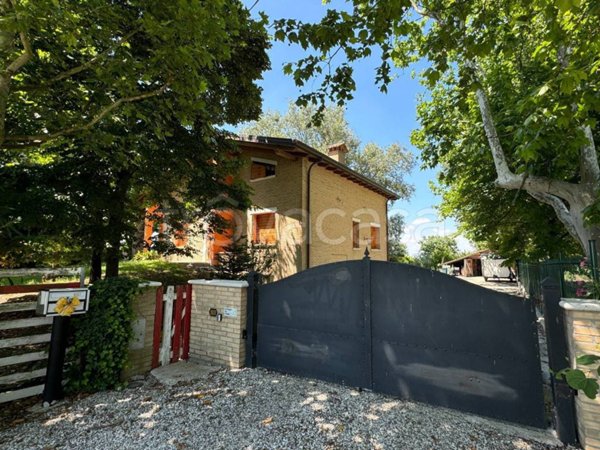 casa indipendente in vendita ad Argenta in zona Benvignante