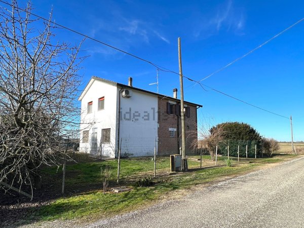 casa indipendente in vendita ad Argenta in zona San Nicolò