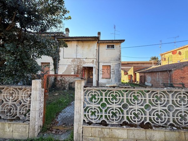 casa indipendente in vendita ad Argenta in zona Bando