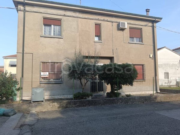 casa indipendente in vendita ad Argenta in zona San Biagio