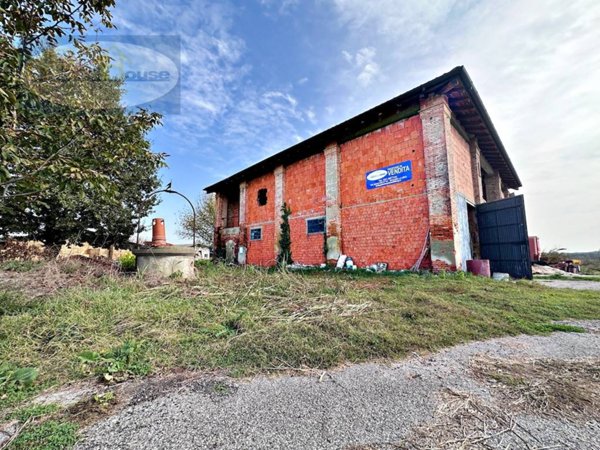 casa indipendente in vendita ad Argenta in zona Traghetto