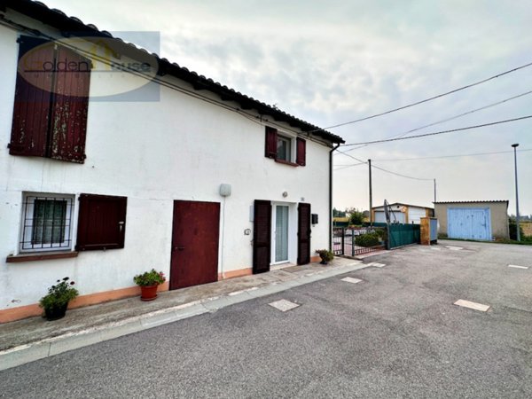 casa semindipendente in vendita ad Argenta in zona Santa Maria Codifiume