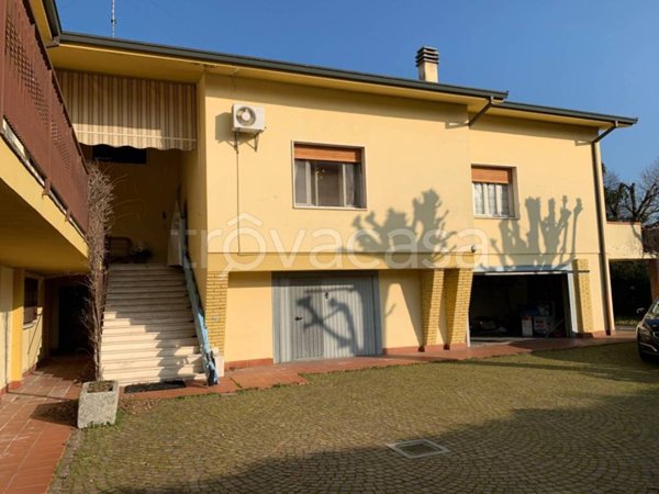 casa indipendente in vendita ad Argenta in zona Longastrino