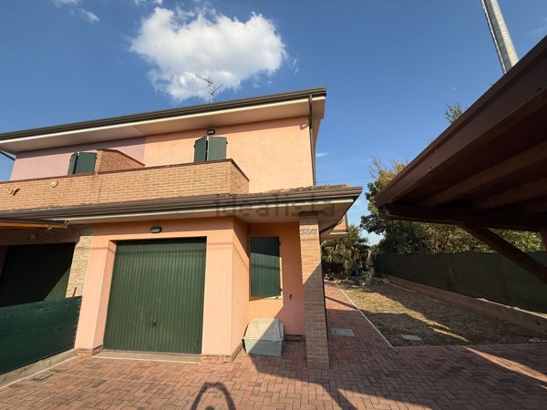 casa indipendente in vendita ad Argenta in zona Bando