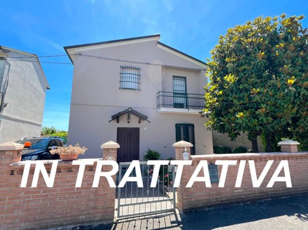 casa indipendente in vendita ad Argenta in zona Bando