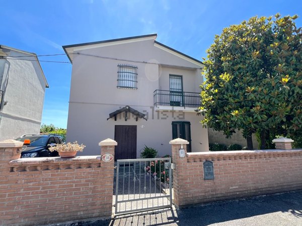 casa indipendente in vendita ad Argenta in zona Bando