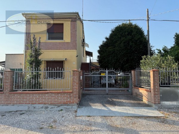 casa indipendente in vendita ad Argenta in zona Campotto