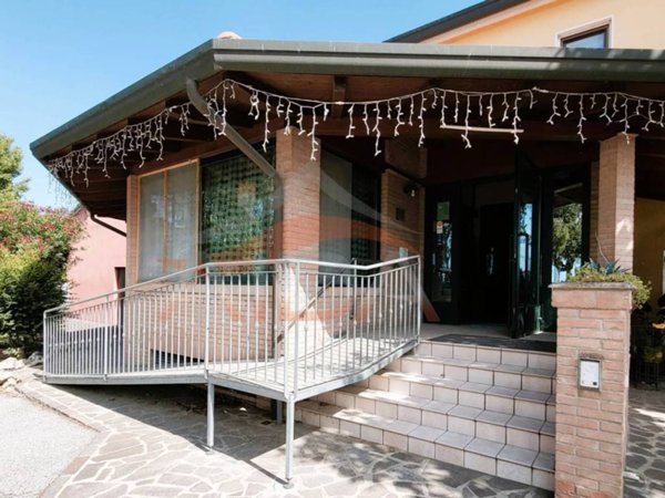 negozio in vendita ad Argenta