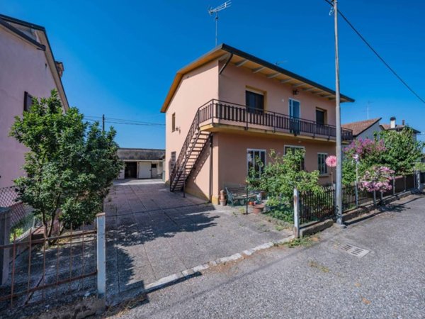 casa indipendente in vendita ad Argenta in zona Consandolo