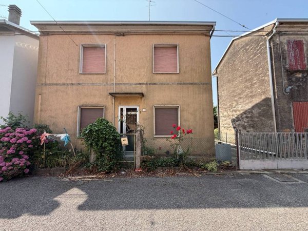 casa indipendente in vendita ad Argenta in zona Filo
