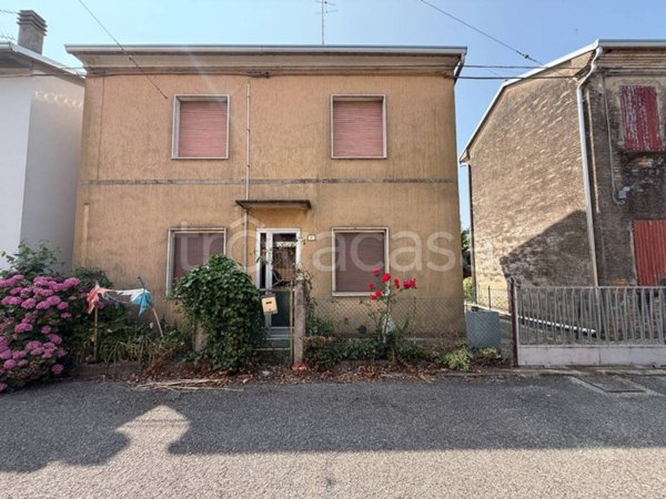 casa indipendente in vendita ad Argenta in zona Filo