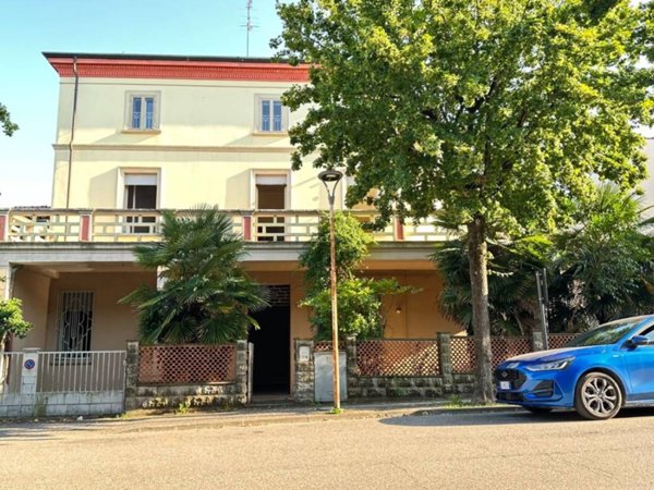 casa indipendente in vendita ad Argenta in zona Longastrino