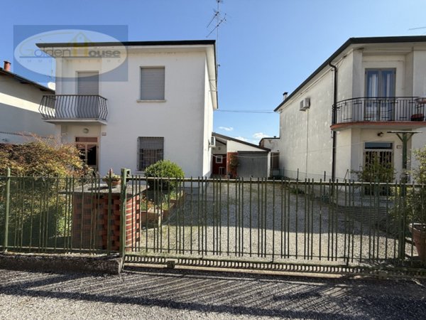 casa indipendente in vendita ad Argenta in zona Santa Maria Codifiume
