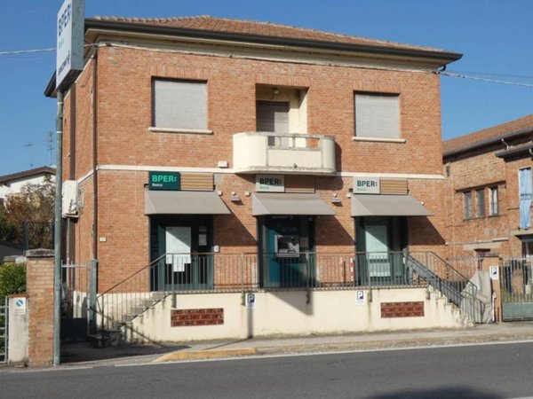 negozio in vendita ad Argenta in zona San Biagio