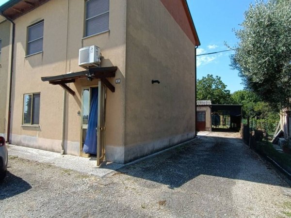 casa indipendente in vendita ad Argenta in zona San Biagio