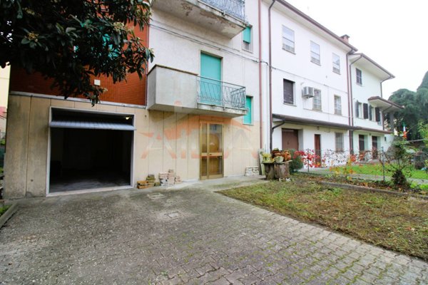 casa indipendente in vendita ad Argenta in zona Filo
