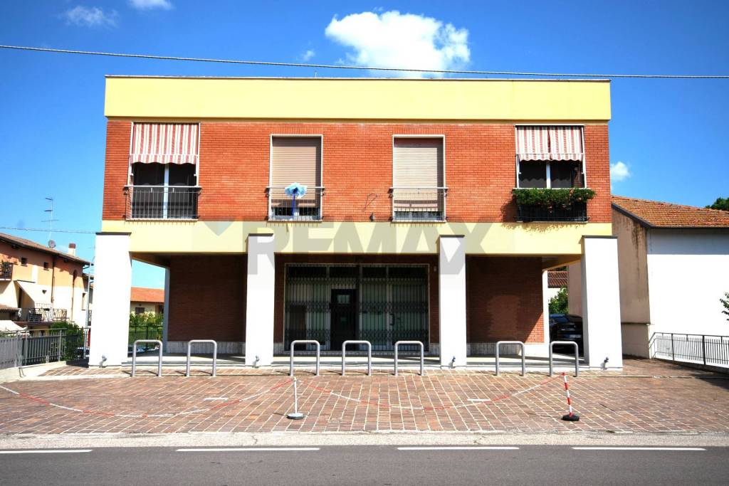 negozio in vendita ad Argenta