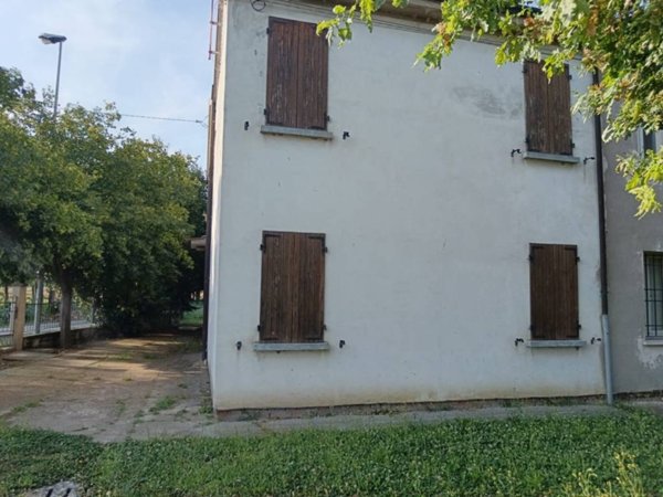casa indipendente in vendita ad Argenta in zona Filo