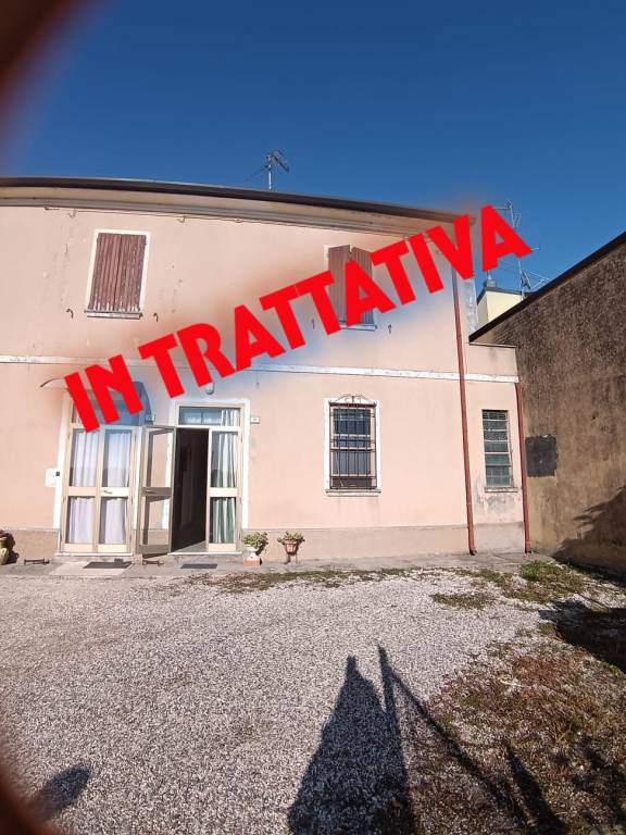 casa indipendente in vendita ad Argenta in zona San Biagio