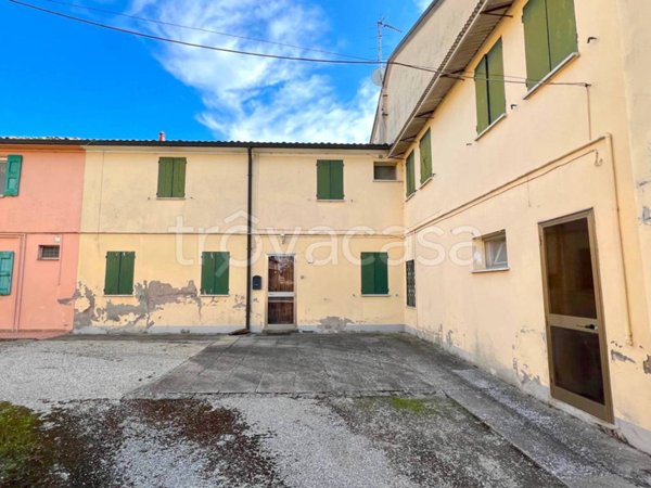 casa semindipendente in vendita ad Argenta in zona Filo