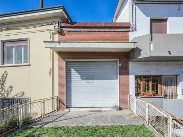 ufficio in vendita ad Argenta in zona San Biagio