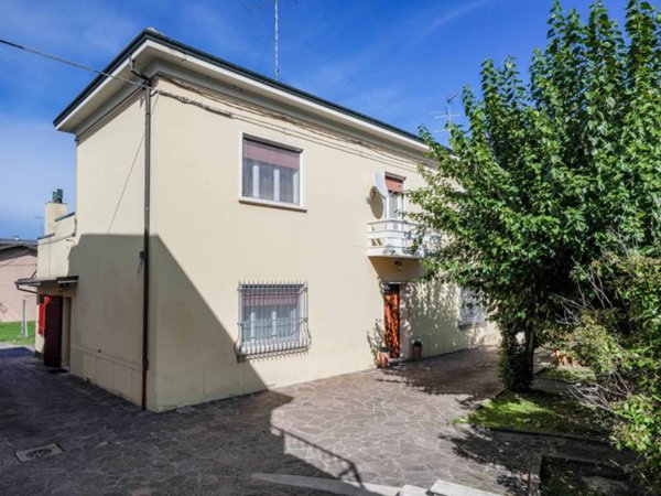 casa indipendente in vendita ad Argenta in zona San Biagio