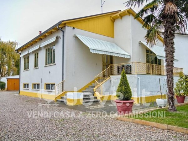 casa indipendente in vendita ad Argenta in zona San Nicolò