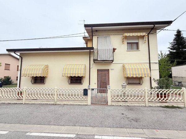 appartamento in vendita ad Argenta in zona Filo