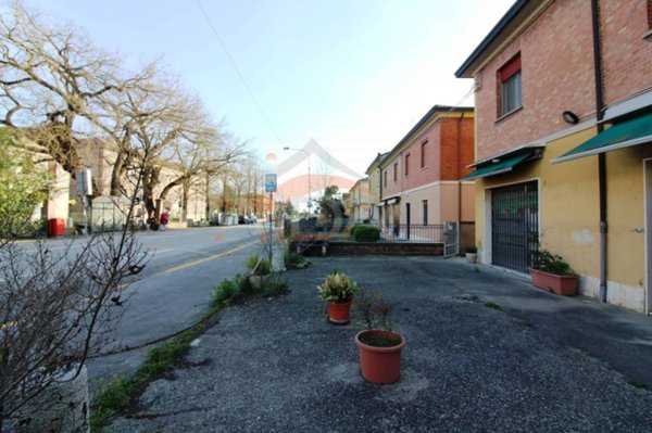 locale commerciale in vendita ad Argenta in zona Campotto