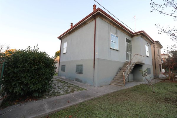 casa indipendente in vendita ad Argenta in zona San Nicolò