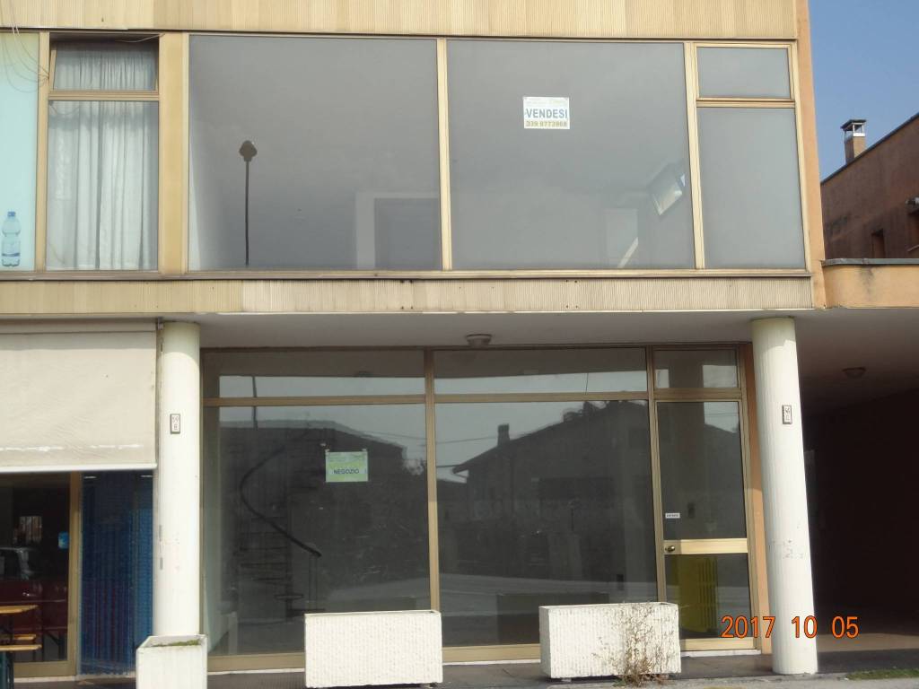negozio in vendita ad Argenta