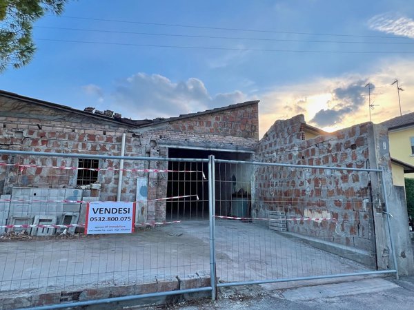 locale di sgombero in vendita ad Argenta in zona San Biagio
