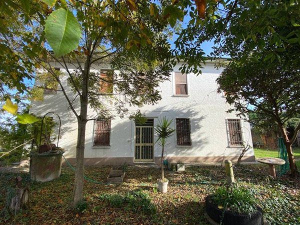 casa indipendente in vendita ad Argenta in zona Campotto