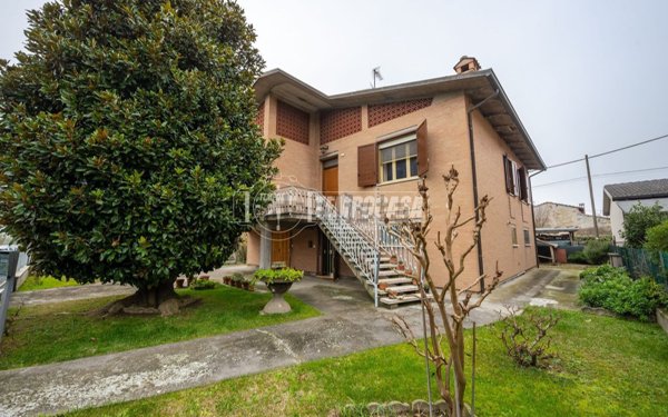 casa indipendente in vendita ad Argenta in zona Bando
