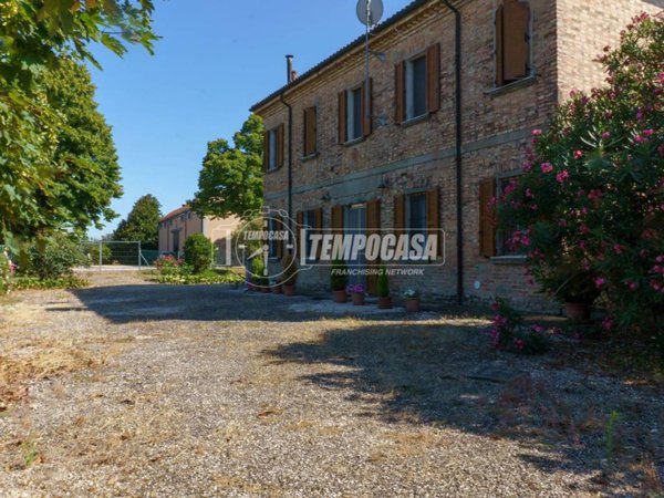 casa indipendente in vendita ad Argenta in zona Consandolo
