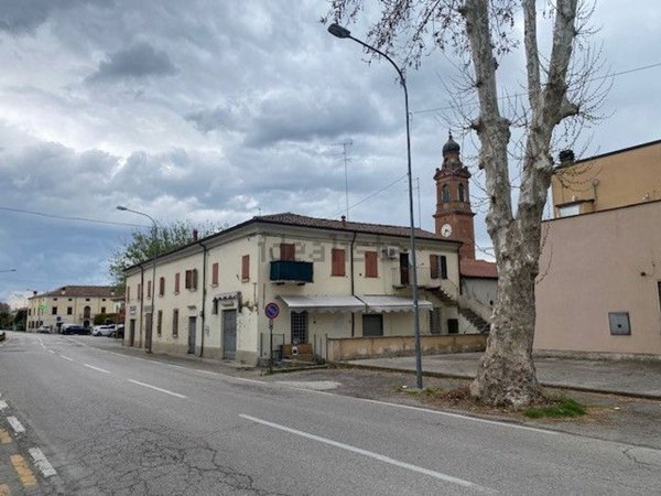 locale commerciale in vendita ad Argenta in zona San Nicolò