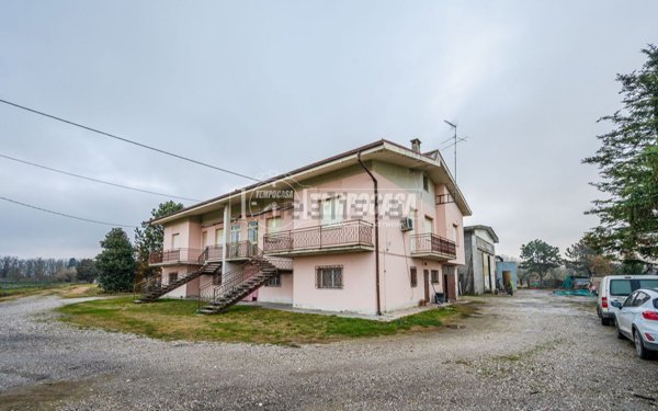 casa indipendente in vendita ad Argenta in zona Santa Maria Codifiume