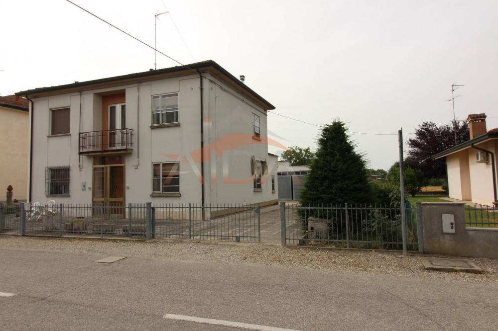 casa indipendente in vendita ad Argenta in zona Campotto