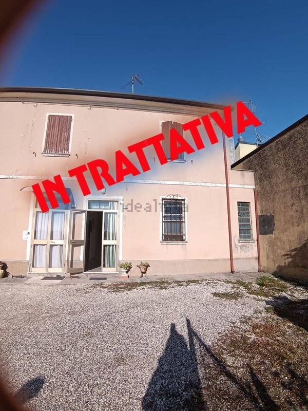 casa indipendente in vendita ad Argenta in zona San Biagio