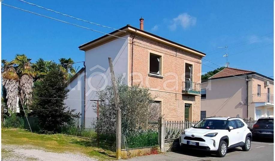 casa indipendente in vendita ad Argenta in zona San Biagio