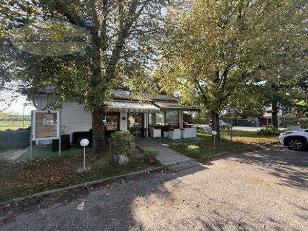 negozio in vendita ad Argenta in zona Santa Maria Codifiume