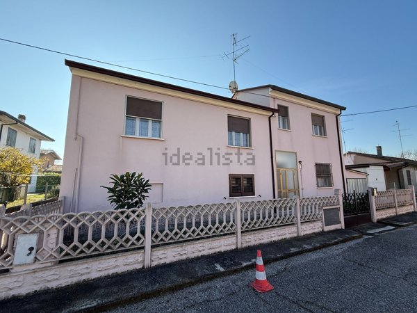 casa indipendente in vendita ad Argenta in zona Campotto