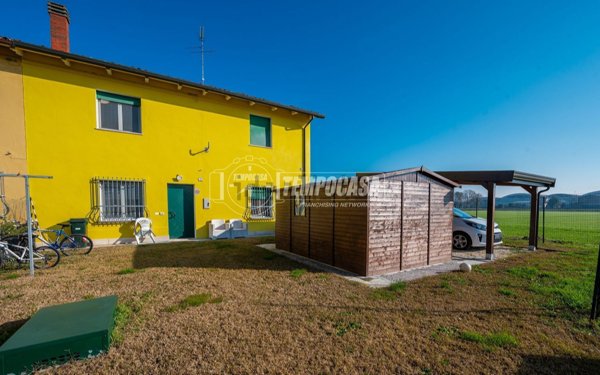 casa indipendente in vendita ad Argenta in zona San Biagio