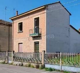 casa indipendente in vendita ad Argenta in zona San Biagio