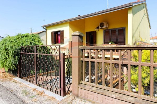 casa indipendente in vendita ad Argenta in zona San Nicolò
