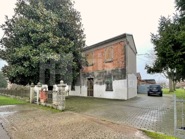 casa indipendente in vendita ad Argenta in zona Filo