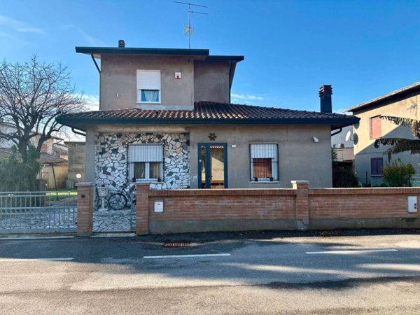 casa indipendente in vendita ad Argenta in zona Longastrino