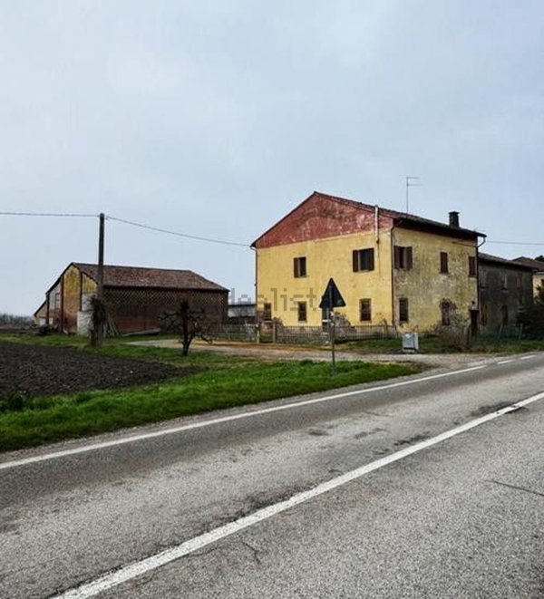 casa indipendente in vendita ad Argenta in zona San Nicolò