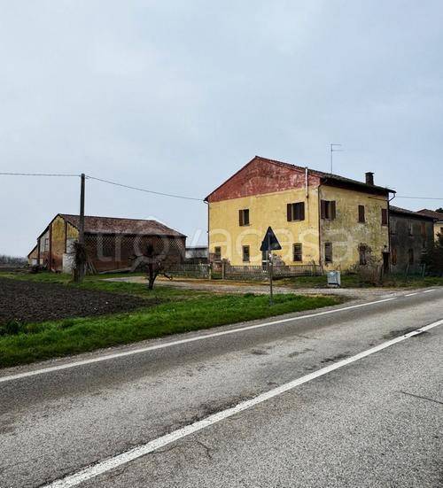 casa indipendente in vendita ad Argenta in zona San Nicolò