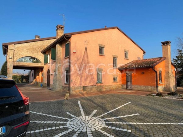 villa in vendita ad Argenta in zona Boccaleone